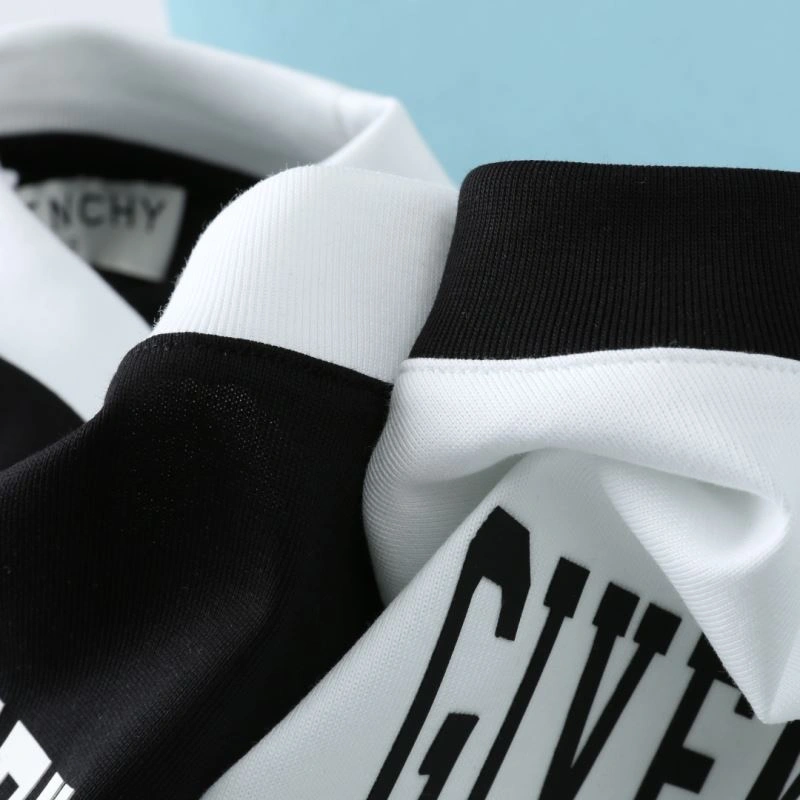 Minimalist Givenchy T-Shirts 123959