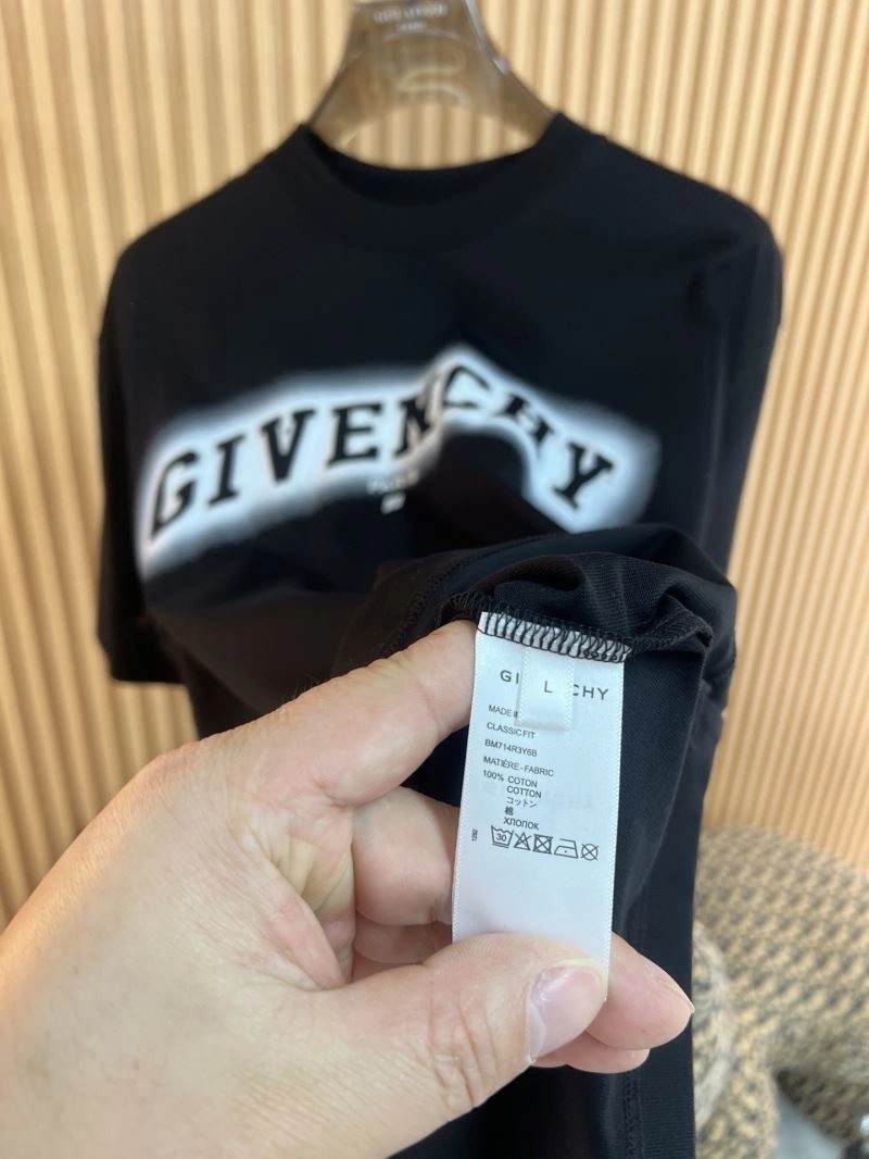 Supportive Givenchy T-Shirts 123974