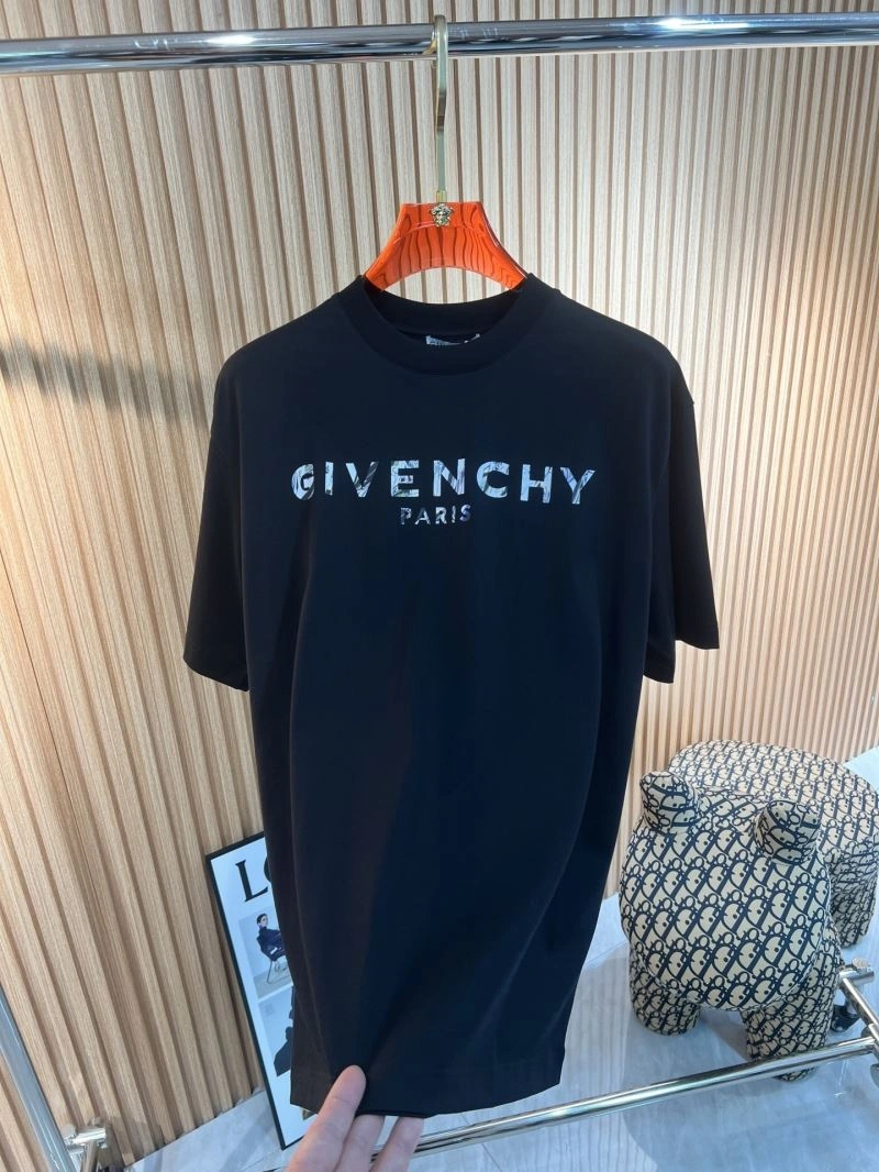 ComfortFit Givenchy T-Shirts 123971