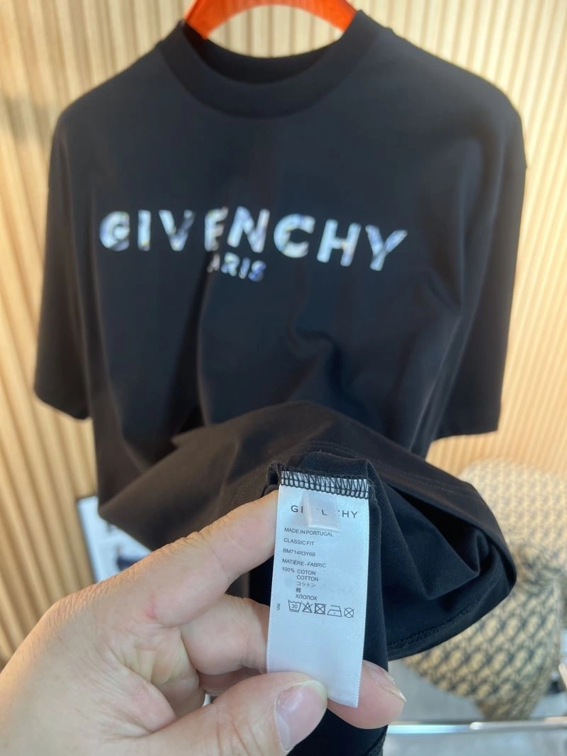 ComfortFit Givenchy T-Shirts 123971