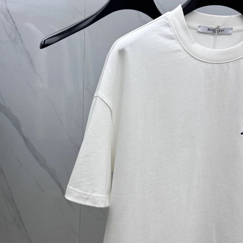Resilient Givenchy T-Shirts 123955