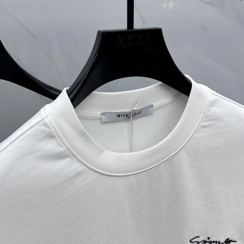 Resilient Givenchy T-Shirts 123955