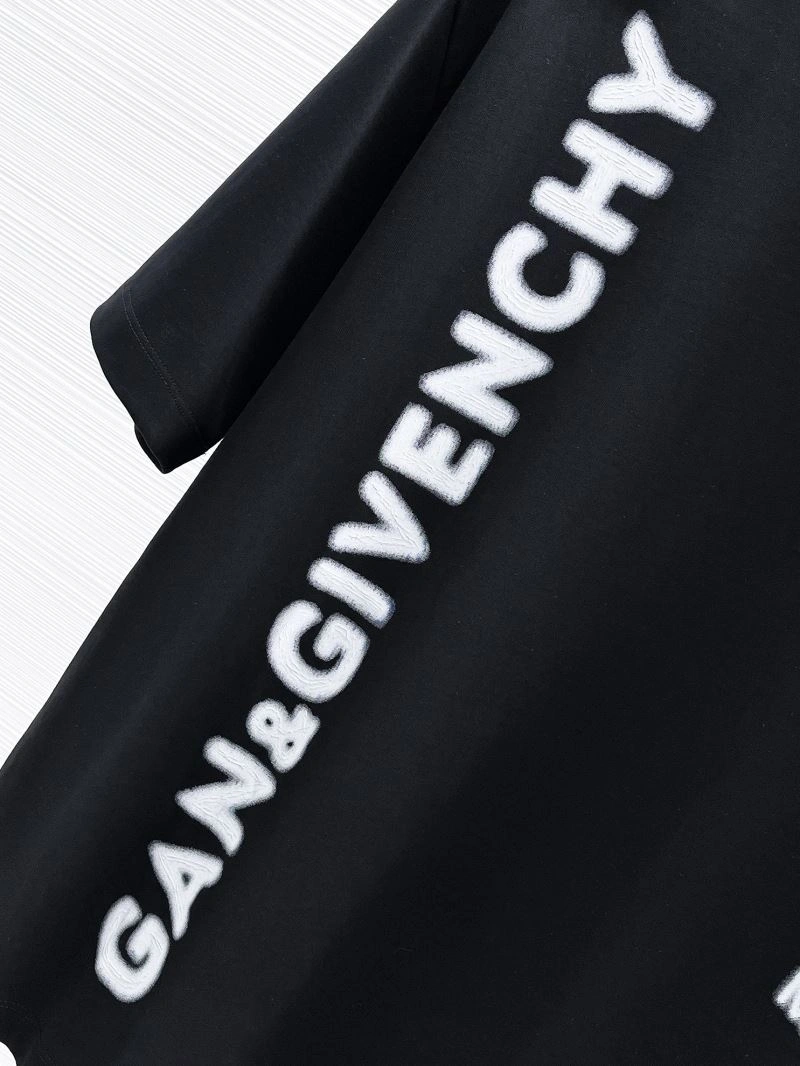 Givenchy T-Shirts Trendsetting 123943