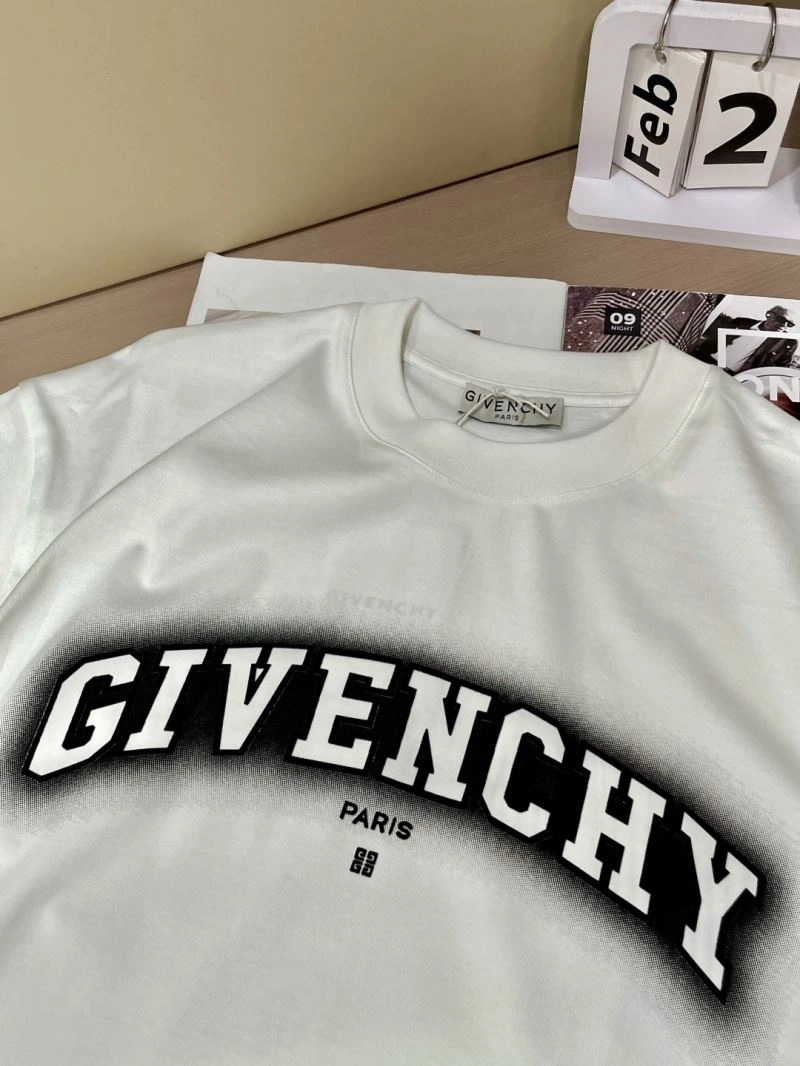 Packable Givenchy T-Shirts 123933