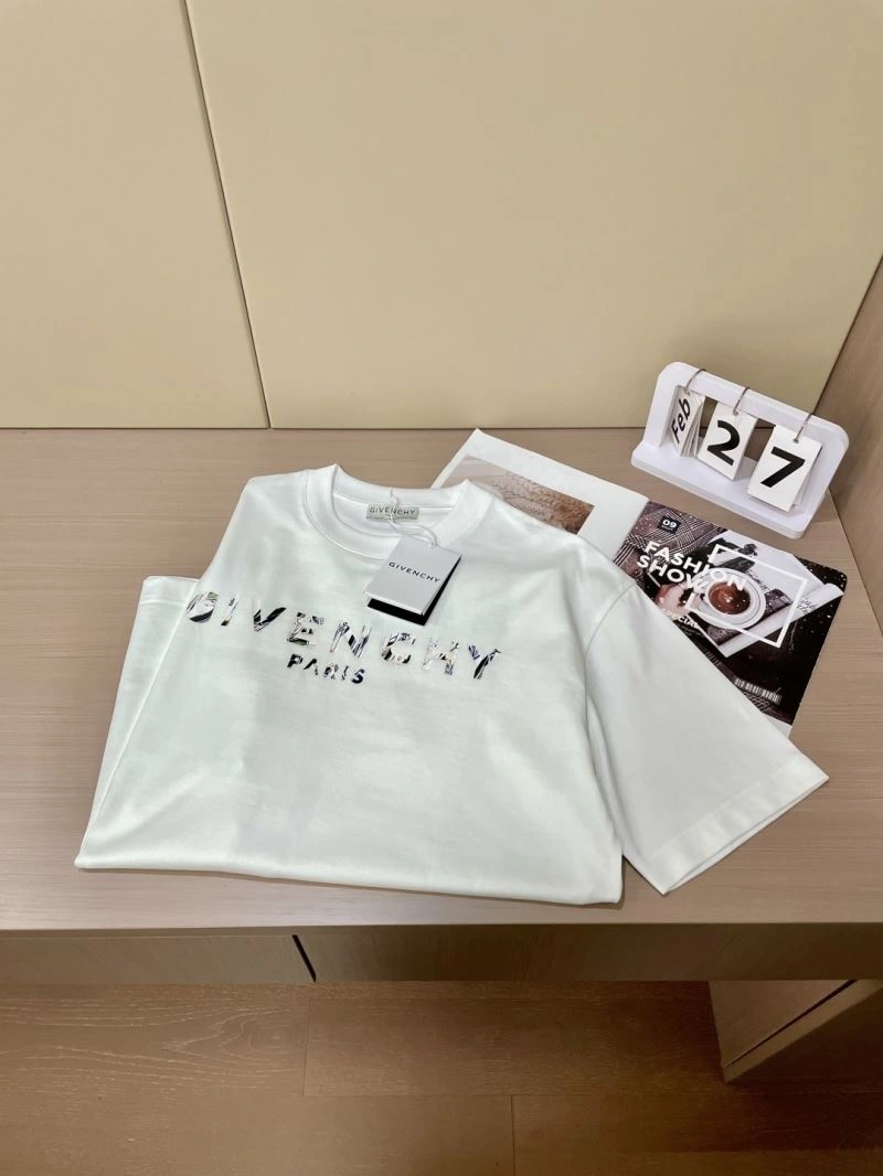 WaterResistant Givenchy T-Shirts 123935
