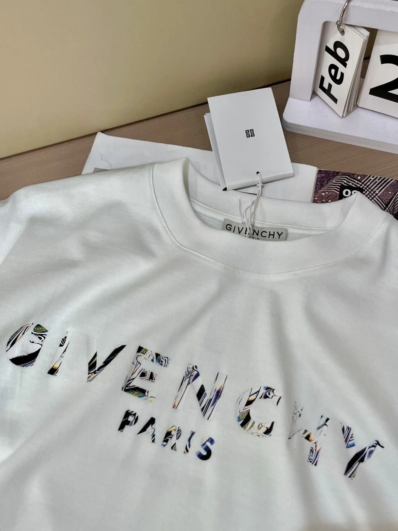WaterResistant Givenchy T-Shirts 123935