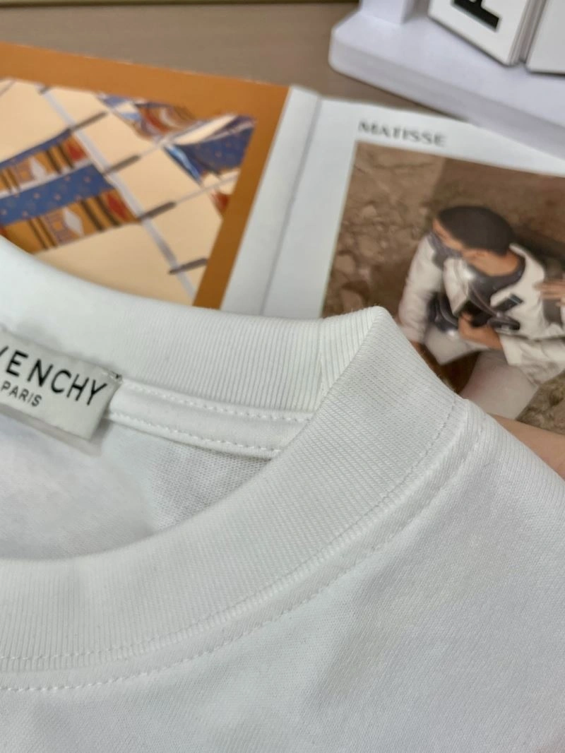Givenchy T-Shirts Flexible 123924