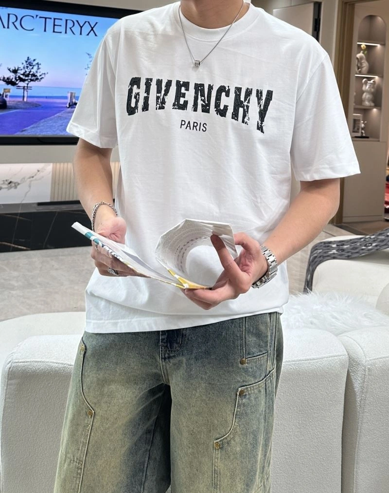 ComfortFit Givenchy T-Shirts 123932