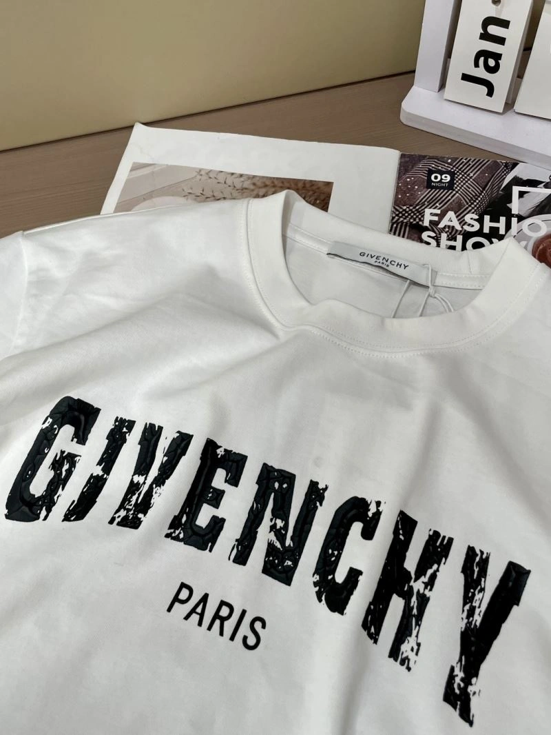 ComfortFit Givenchy T-Shirts 123932
