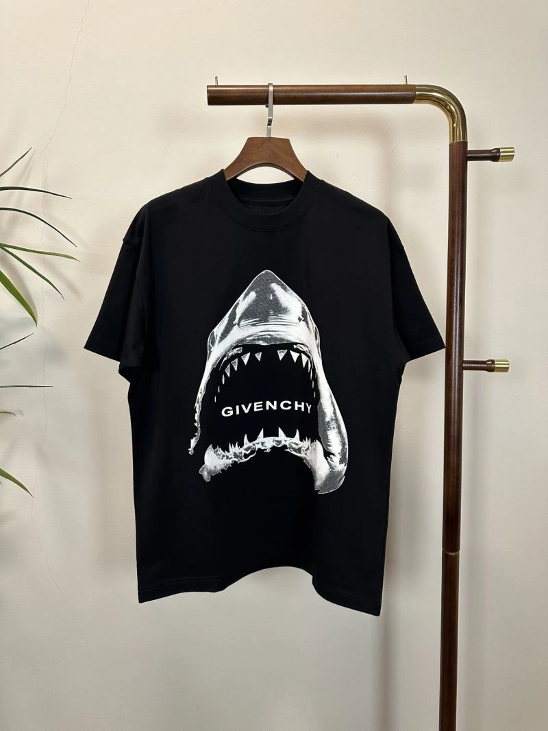 Efficient Givenchy T-Shirts 123902