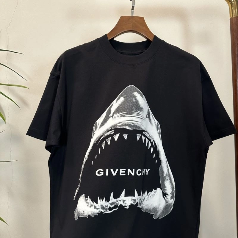 Efficient Givenchy T-Shirts 123902