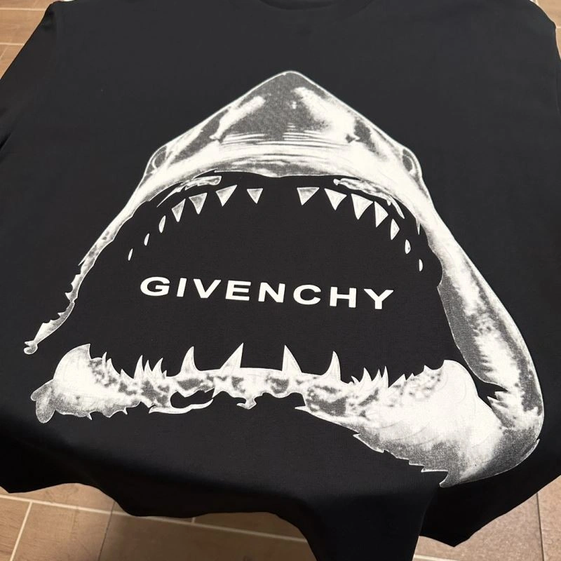 Efficient Givenchy T-Shirts 123902