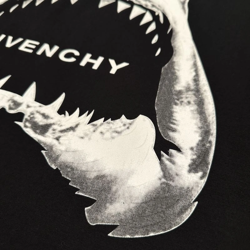 Efficient Givenchy T-Shirts 123902