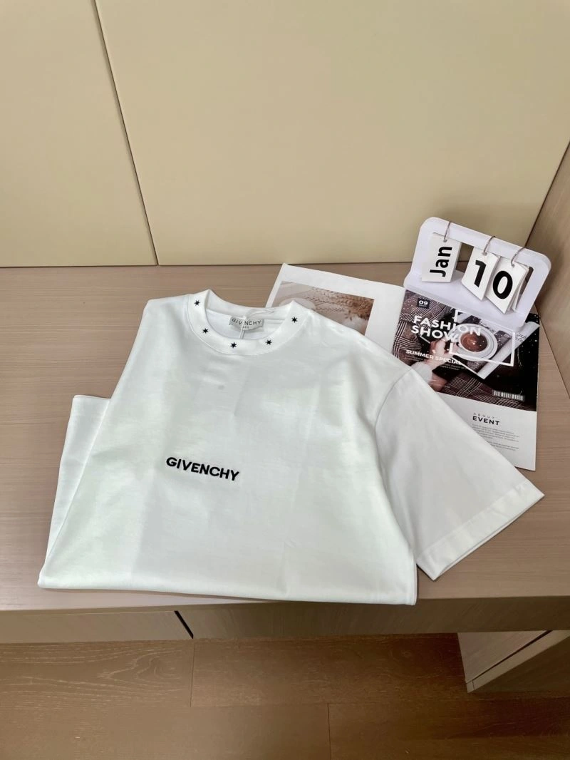 Practical Givenchy T-Shirts 123901