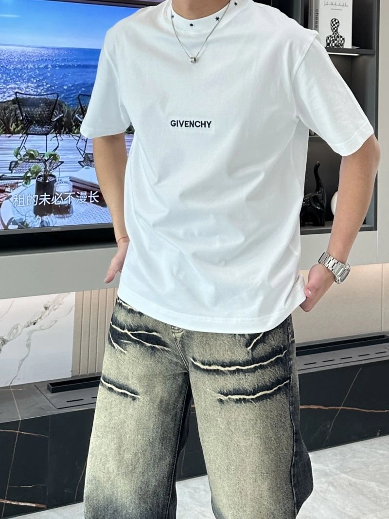 Practical Givenchy T-Shirts 123901