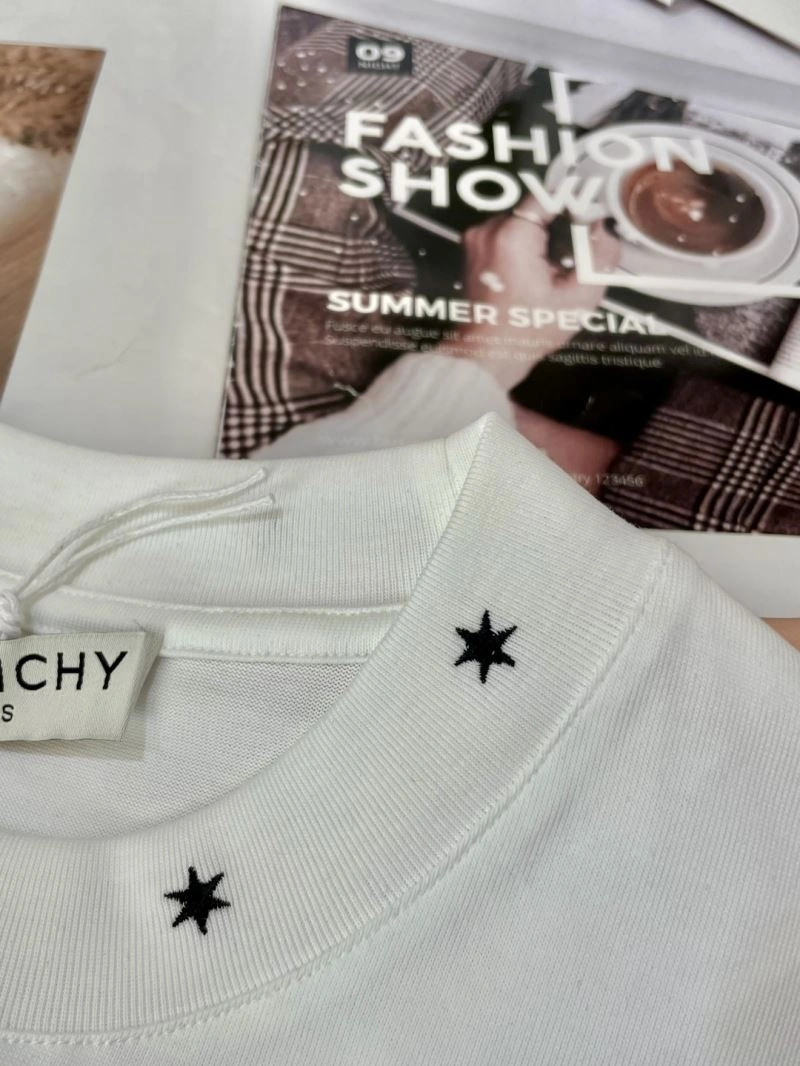 Practical Givenchy T-Shirts 123901