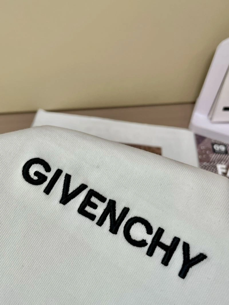 Practical Givenchy T-Shirts 123901