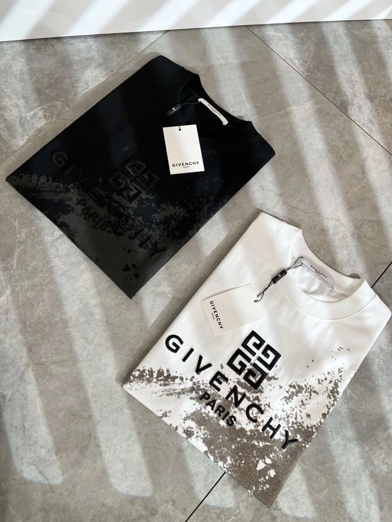 Bold Givenchy T-Shirts 123897