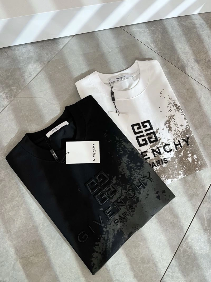 Bold Givenchy T-Shirts 123897