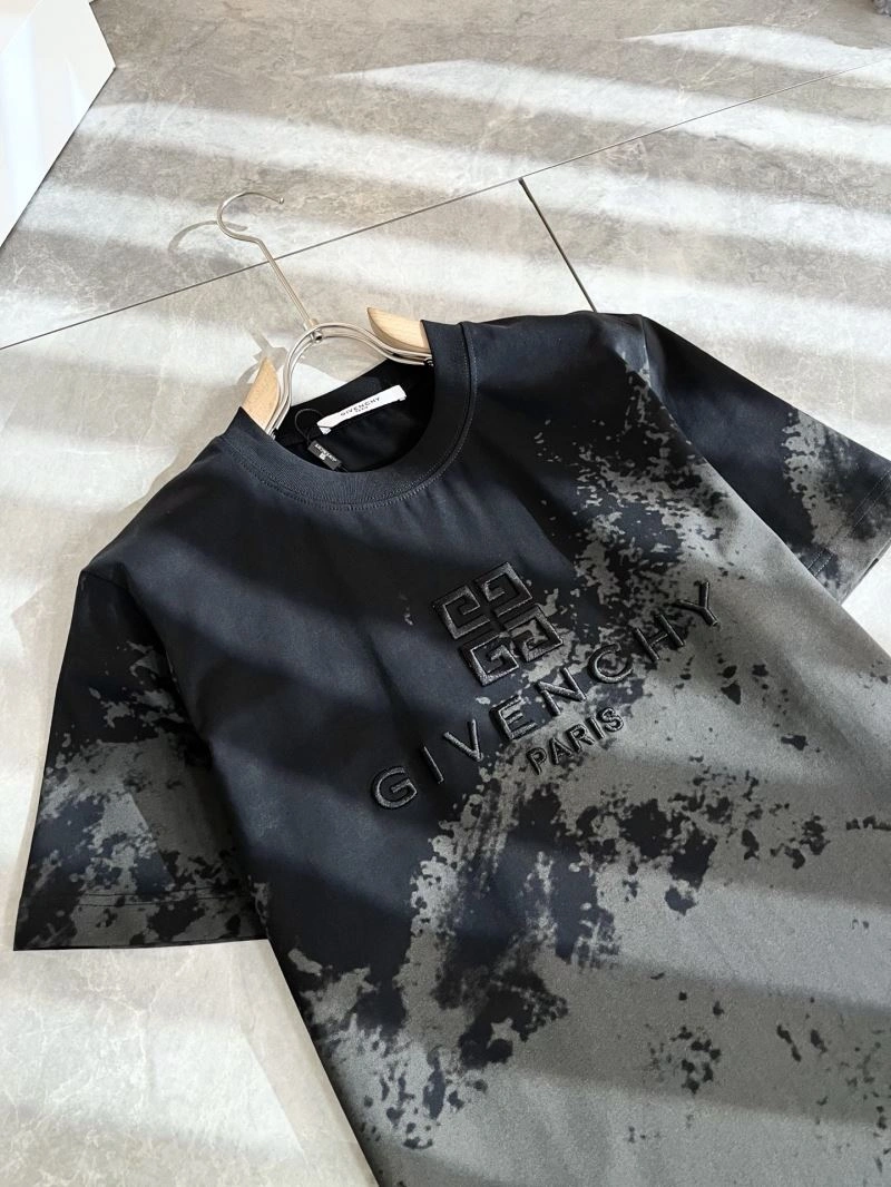Bold Givenchy T-Shirts 123897
