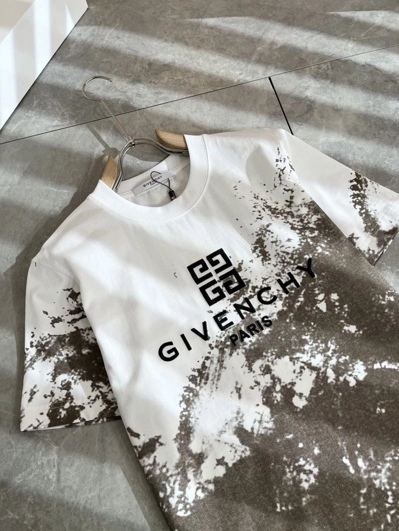 Stretchable Givenchy T-Shirts 123895