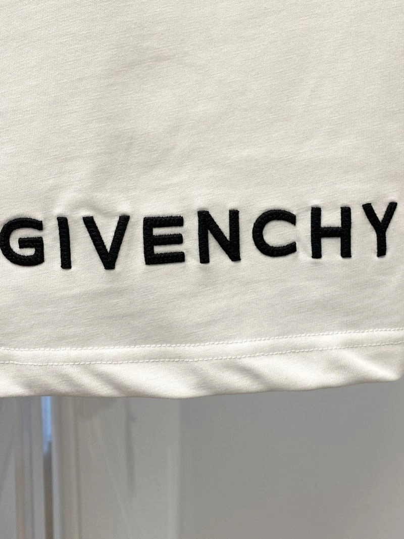 FashionForward Givenchy T-Shirts 123871