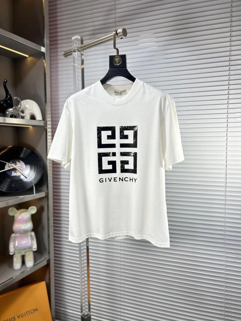 Sustainable Givenchy T-Shirts 123874