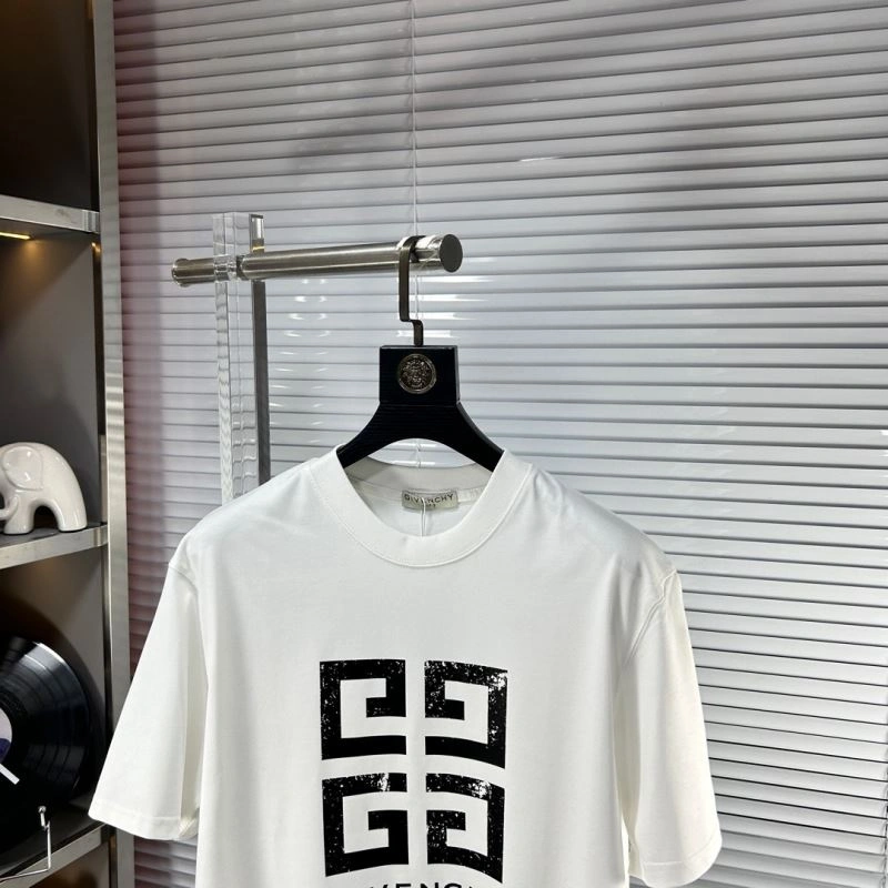 Sustainable Givenchy T-Shirts 123874