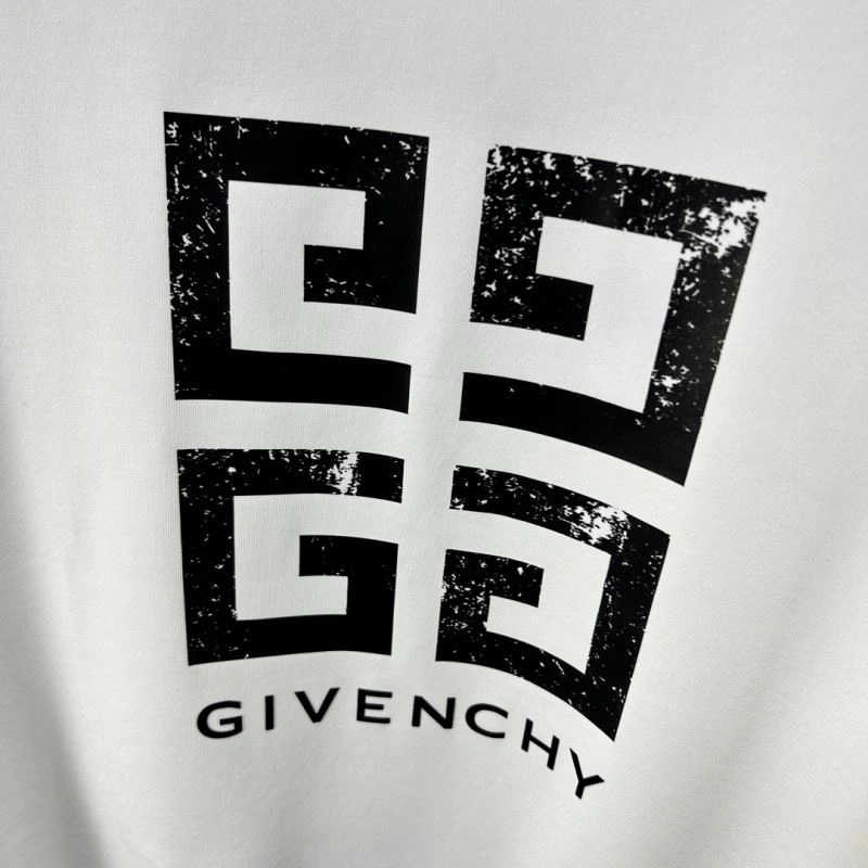 Sustainable Givenchy T-Shirts 123874