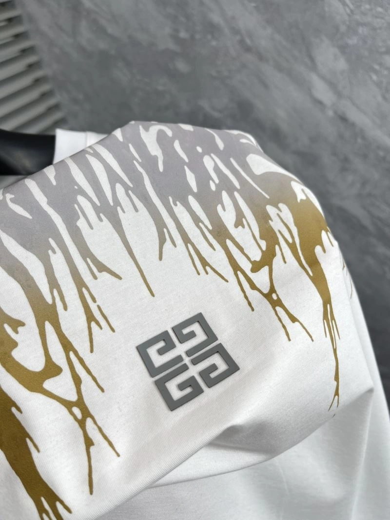 Givenchy T-Shirts Timeless 123891