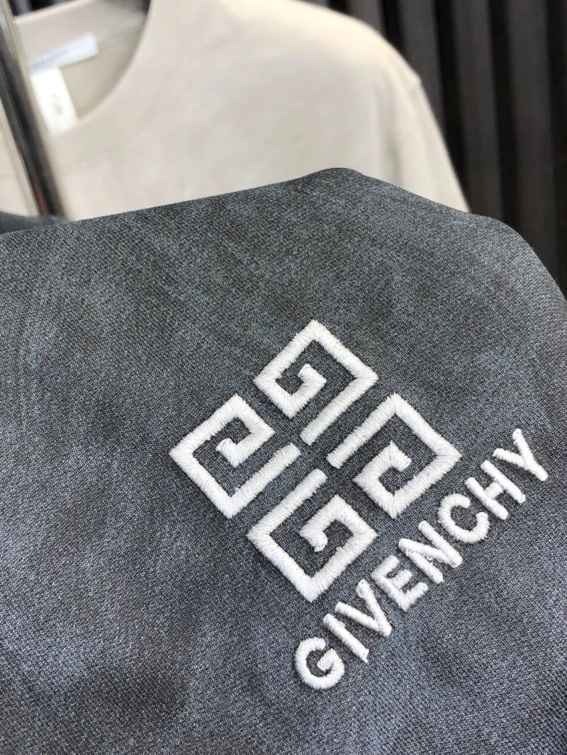 MultiPurpose Givenchy T-Shirts 123875