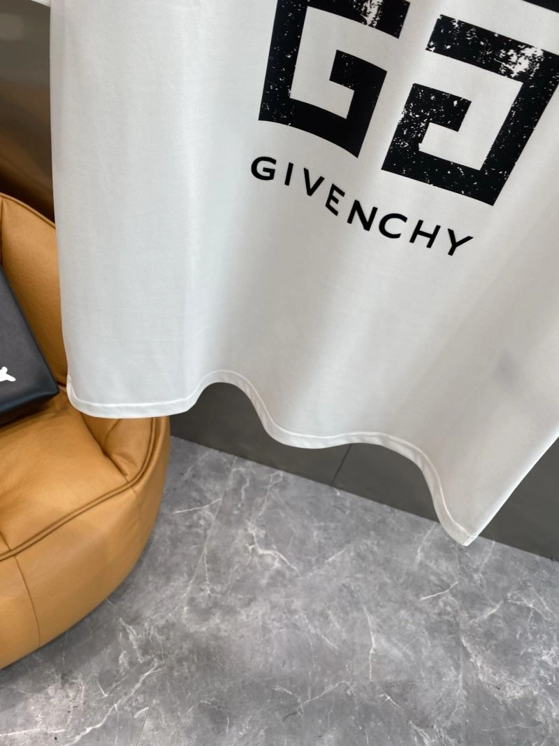 Contemporary Givenchy T-Shirts 123853