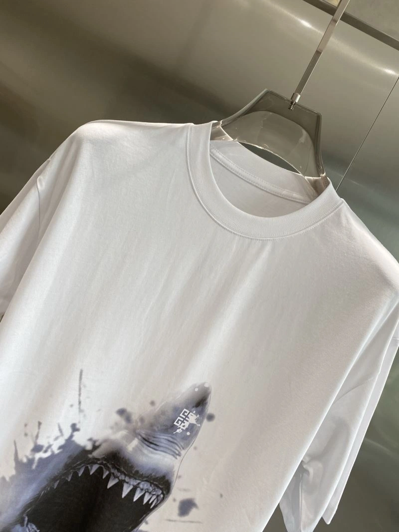 Supportive Givenchy T-Shirts 123836