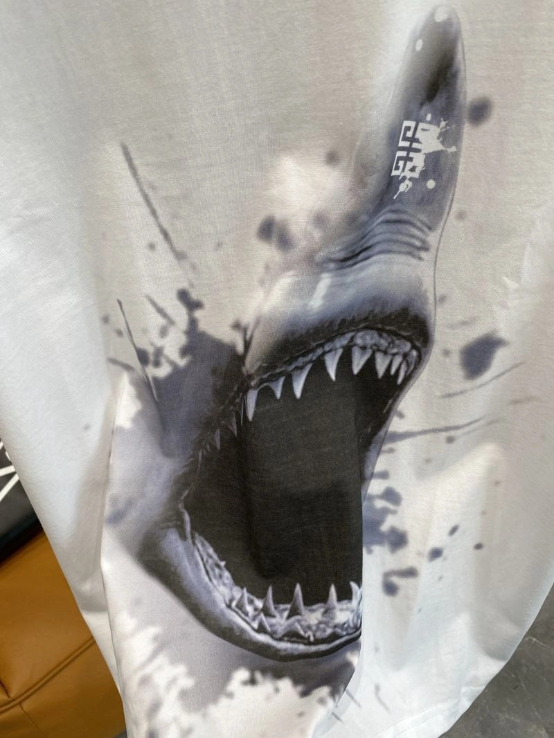 Supportive Givenchy T-Shirts 123836