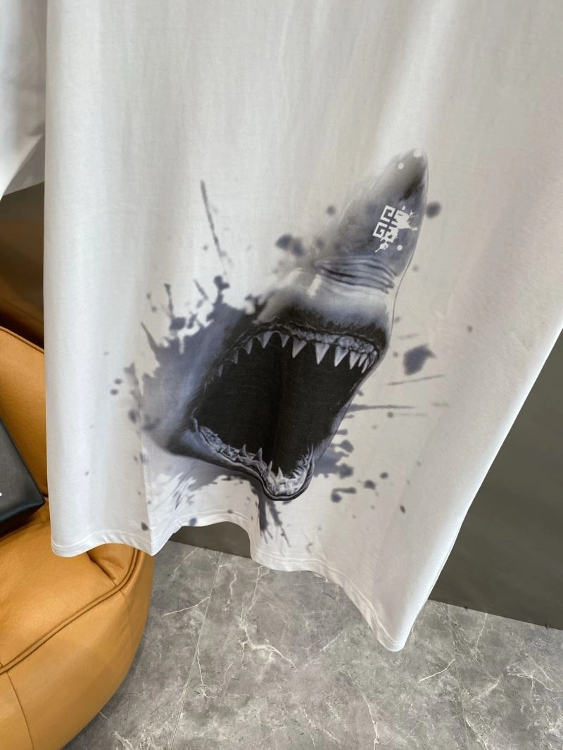Supportive Givenchy T-Shirts 123836