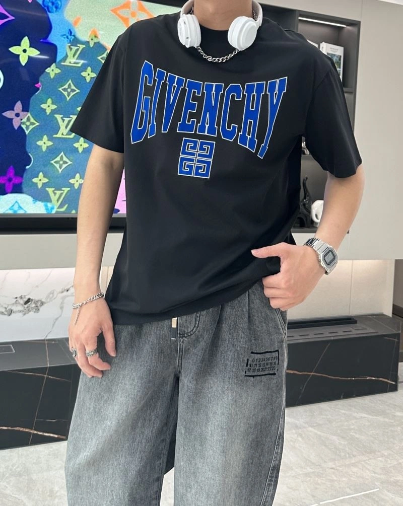 Givenchy T-Shirts Resilient 123837