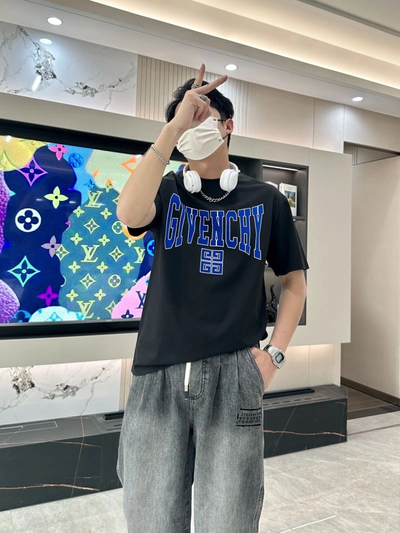 Givenchy T-Shirts Resilient 123837