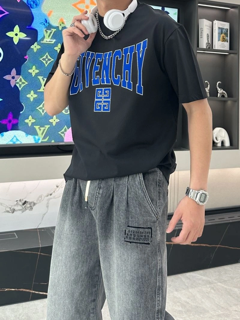 Givenchy T-Shirts Resilient 123837
