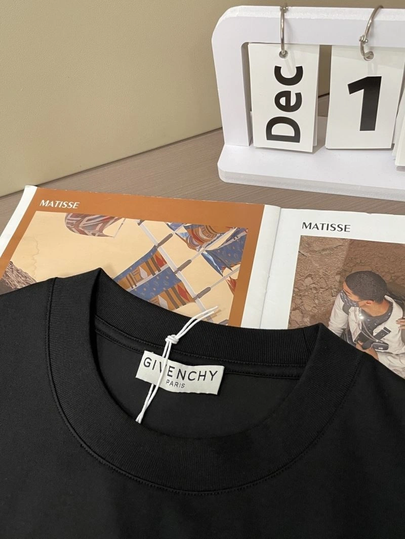 Givenchy T-Shirts Resilient 123837