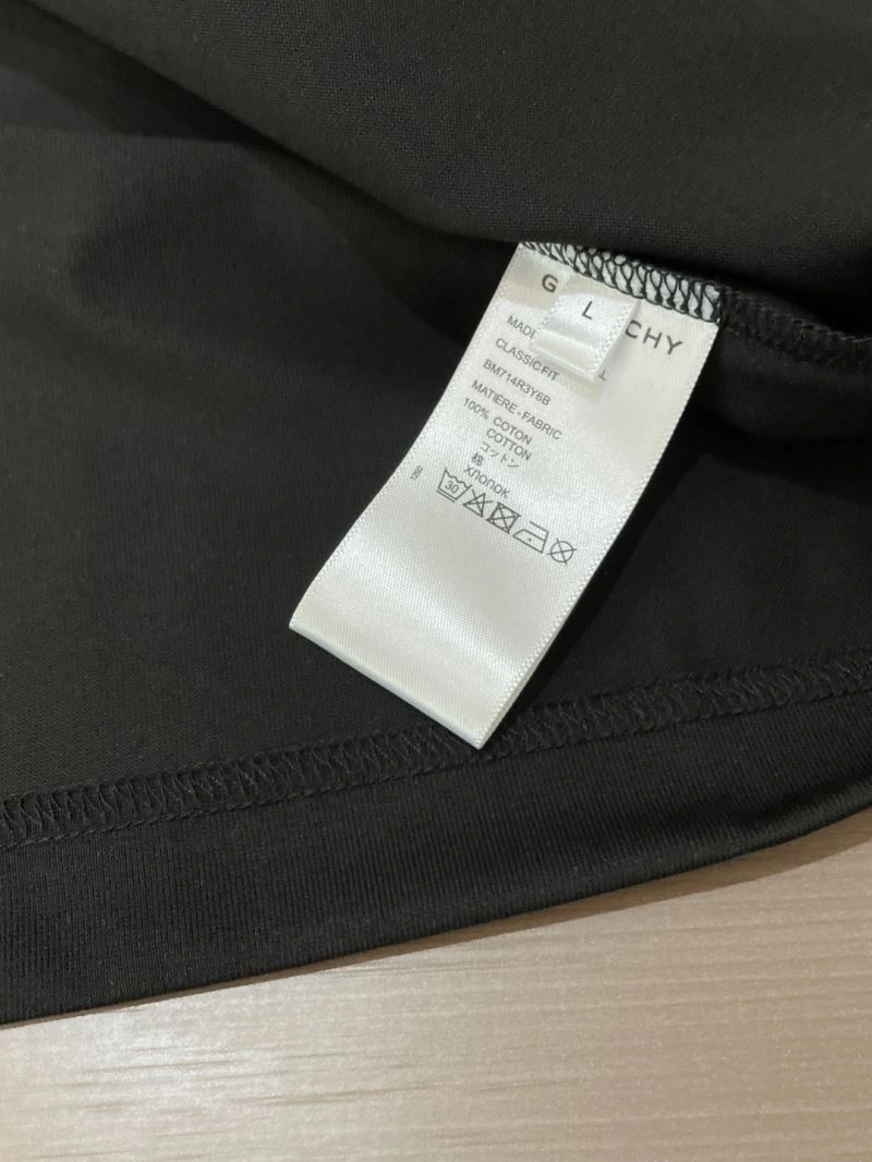 Givenchy T-Shirts Resilient 123837