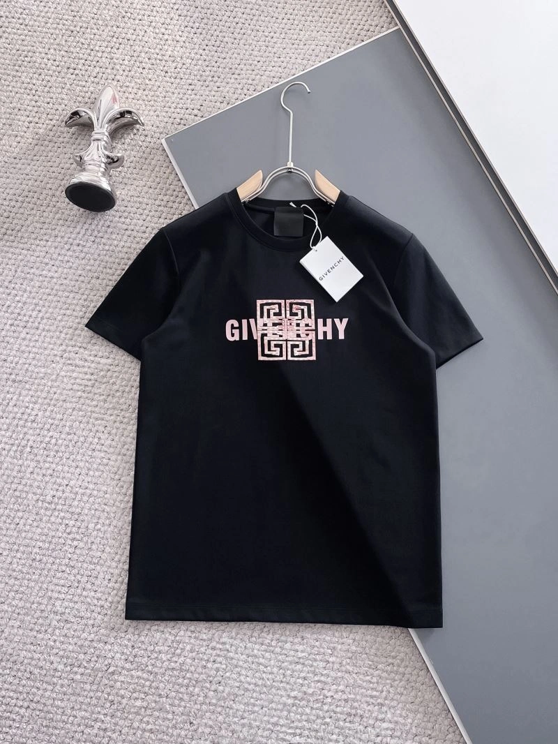 Contemporary Givenchy T-Shirts 123847