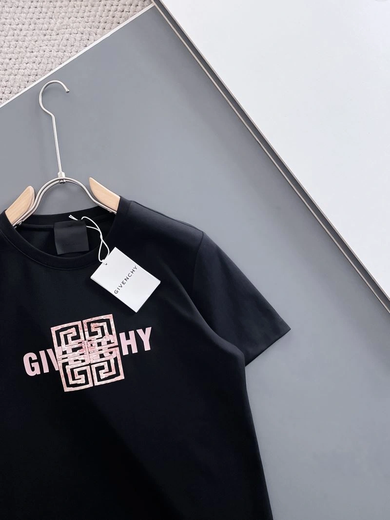 Contemporary Givenchy T-Shirts 123847