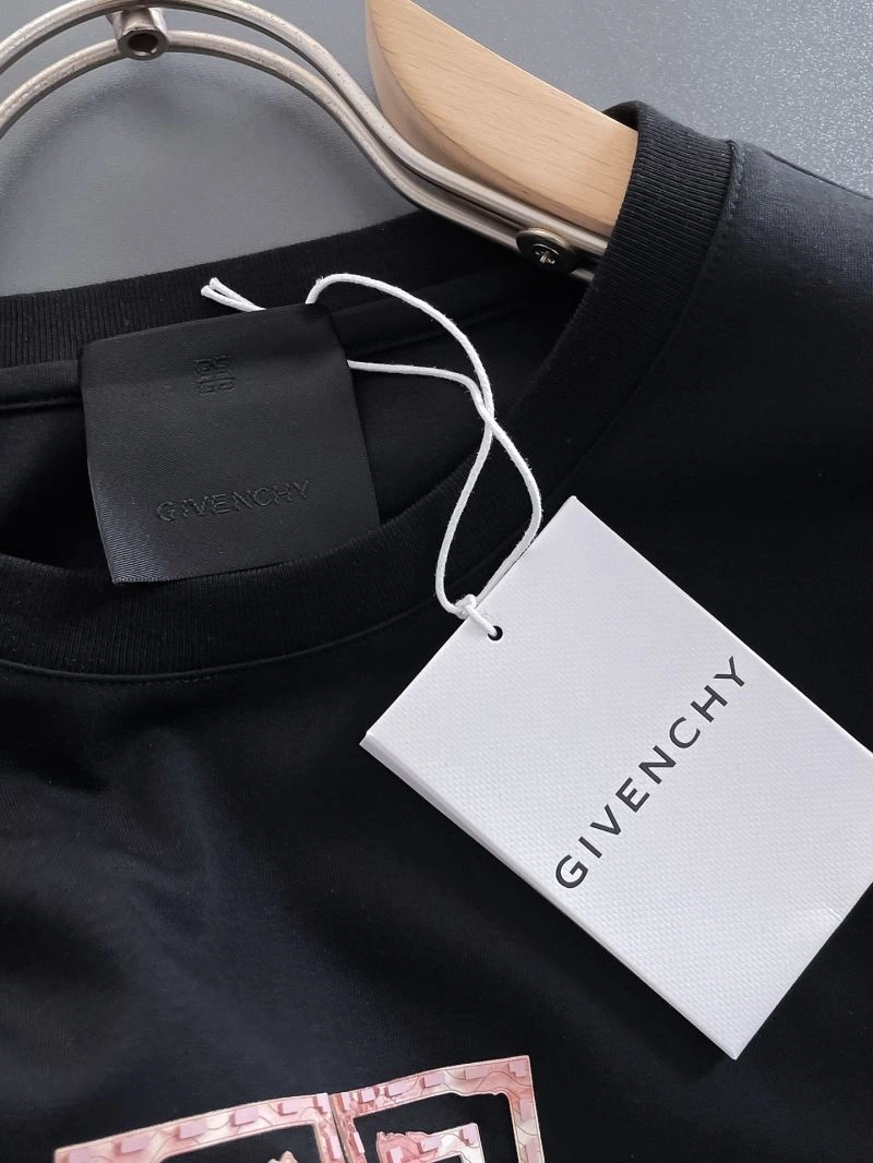 Contemporary Givenchy T-Shirts 123847