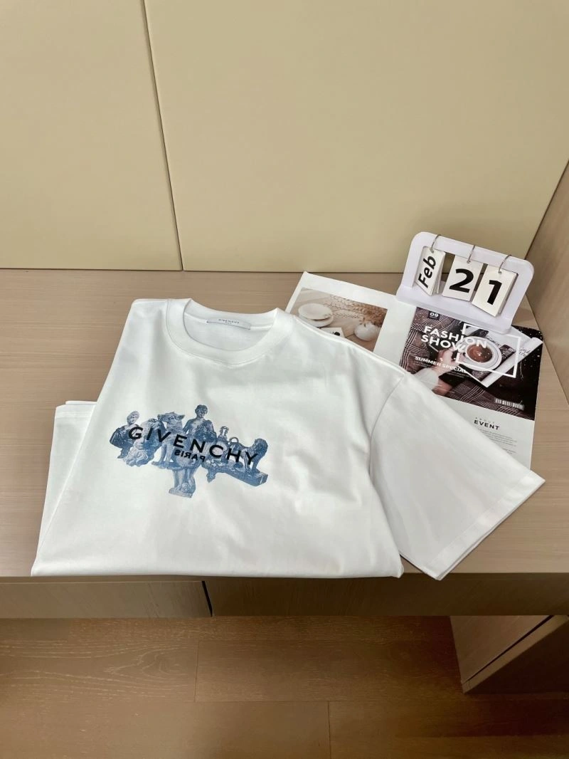 Givenchy T-Shirts Reliable 123808