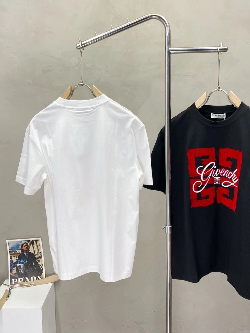 Unisex Givenchy T-Shirts 123810