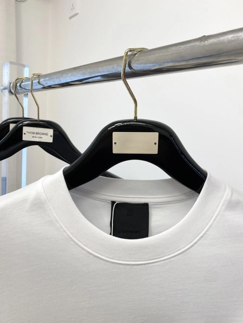 Givenchy T-Shirts Timeless 123768