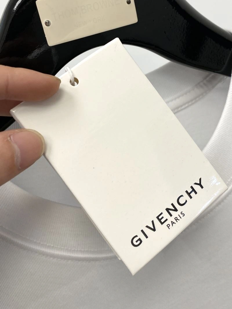 Givenchy T-Shirts Timeless 123768