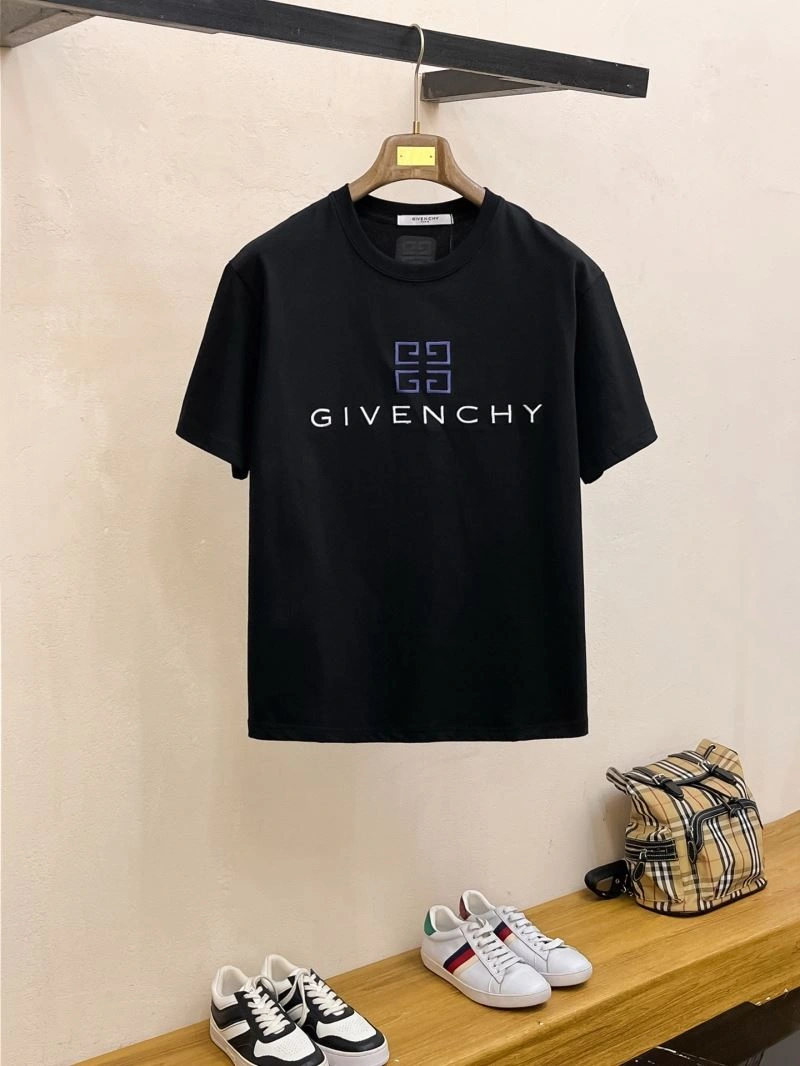 Sporty Givenchy T-Shirts 123744