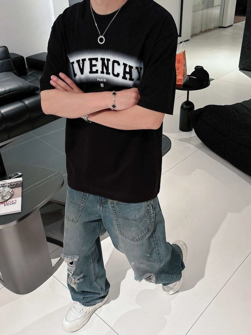 Givenchy T-Shirts Supportive 123723