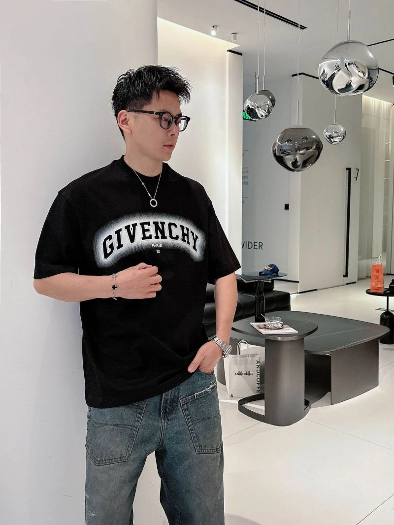 Givenchy T-Shirts Supportive 123723
